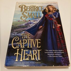 Beatrice Small: The Captive Heart